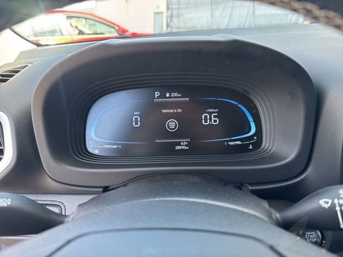 Used 2023 Hyundai Venue Limited FWD image 12