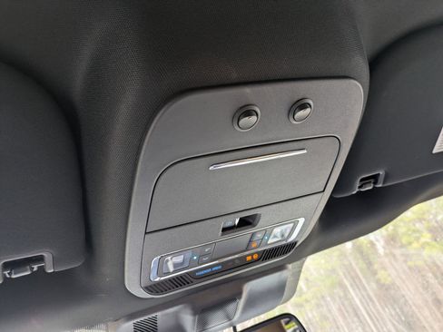 Certified 2024 Ford F350 Lariat w/ Chrome Package image 25