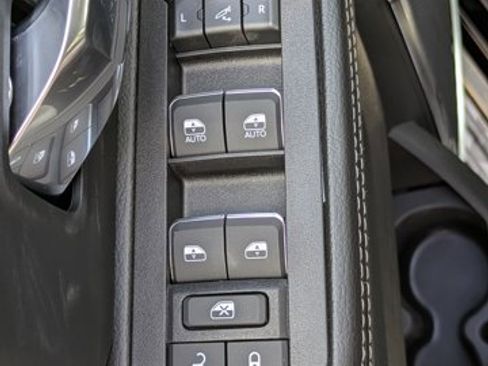New 2026 RAM 2500 Laramie AWD/4WD image 14