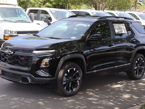 New 2026 Chevrolet Equinox RS w/ Convenience Package III FWD image 3