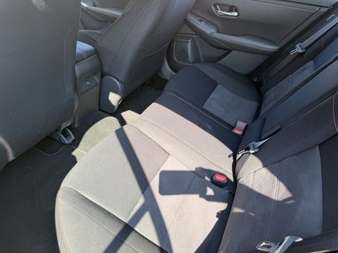 Used 2025 Nissan Sentra SR FWD image 11