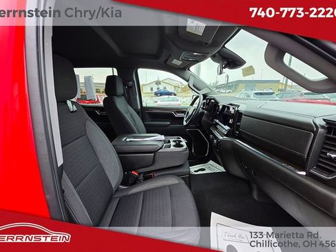 Used 2023 Chevrolet Silverado 1500 LT AWD/4WD image 29