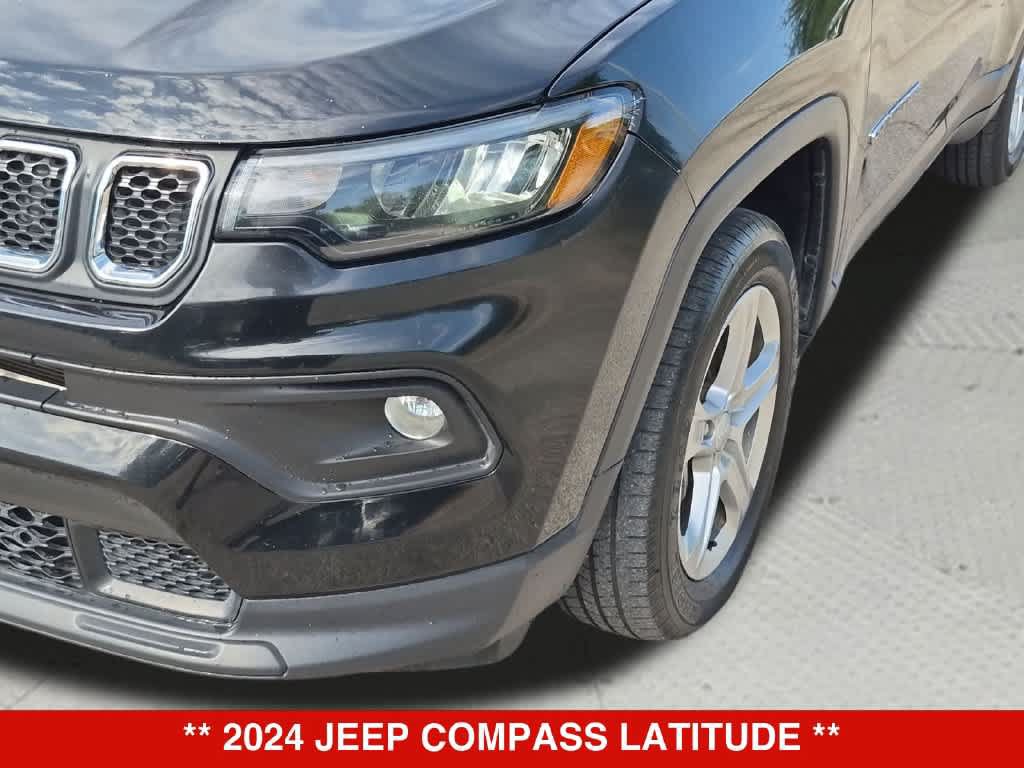 Used 2024 Jeep Compass Latitude AWD/4WD image 11