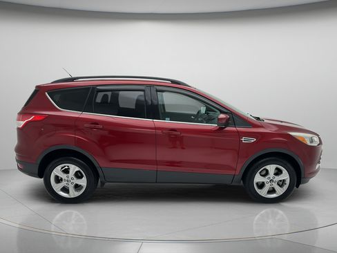 Used 2016 Ford Escape SE w/ Equipment Group 201A AWD/4WD image 2