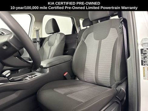 Certified 2025 Kia Sorento LX FWD image 17