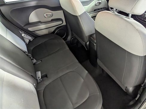 Used 2016 Kia Soul image 29