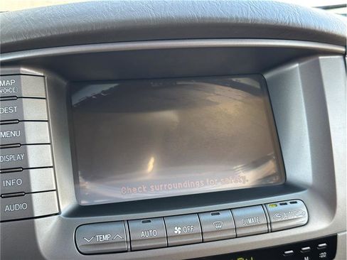 Used 2005 Lexus LX 470 4WD image 29