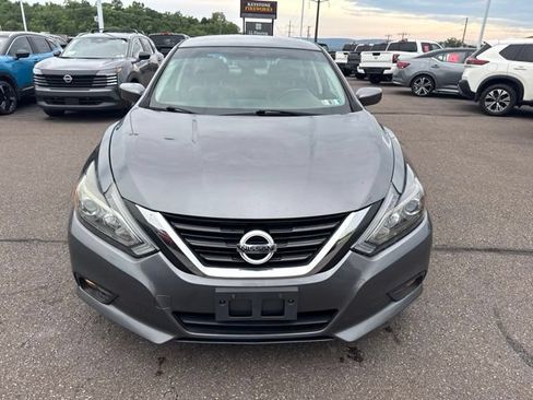 Used 2018 Nissan Altima 2.5 SR w/ SR Special Edition FWD image 2