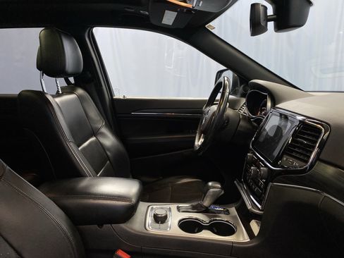 Used 2019 Jeep Grand Cherokee Limited w/ Luxury Group II image 46