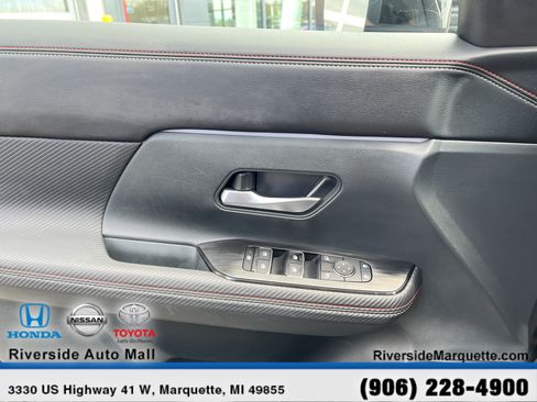 Used 2025 Nissan Kicks SR AWD/4WD image 23