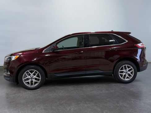 Used 2024 Ford Edge SEL w/ Convenience Package image 2