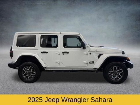Used 2025 Jeep Wrangler Sahara image 3