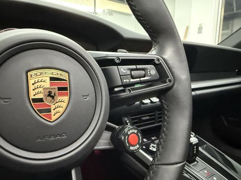 Used 2025 Porsche 911 Carrera image 18