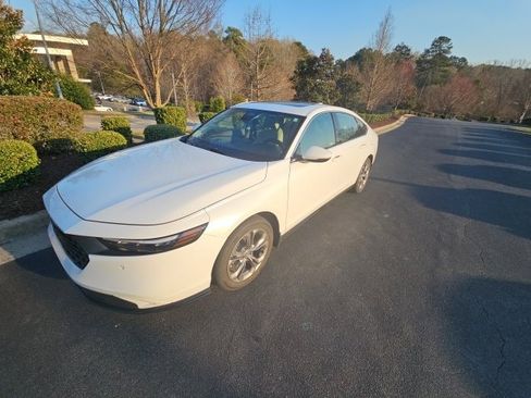 Used 2023 Honda Accord EX-L image 3