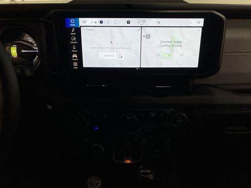 Used 2024 Jeep Wrangler Sahara image 25