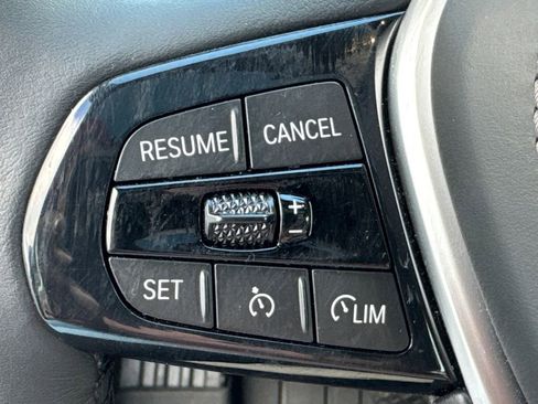 Used 2023 BMW 530i xDrive w/ Premium Package image 25