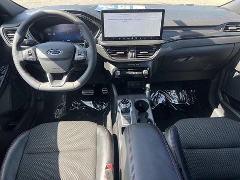 Used 2023 Ford Escape ST-Line Select AWD/4WD image 3
