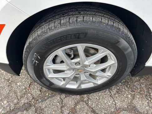 Used 2023 Chevrolet Equinox LS FWD image 11