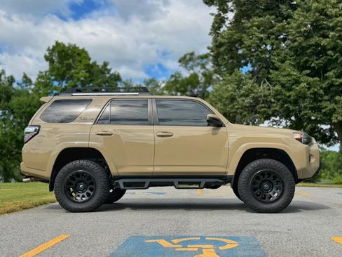 Used 2016 Toyota 4Runner TRD Pro AWD/4WD image 12