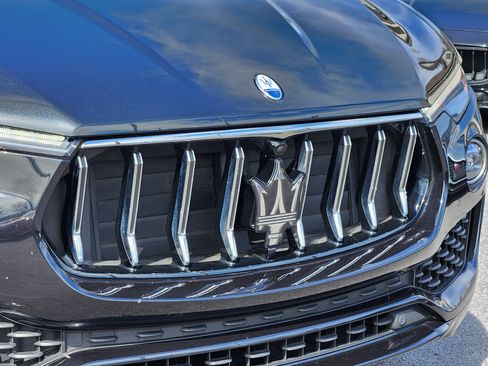 Used 2023 Maserati Levante GT AWD/4WD image 10