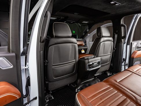 Used 2024 GMC Sierra 3500 Denali Ultimate image 33