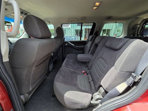 Used 2008 Nissan Pathfinder SE AWD/4WD image 16