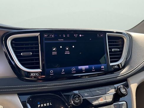 Used 2022 Chrysler Pacifica Touring-L FWD image 23