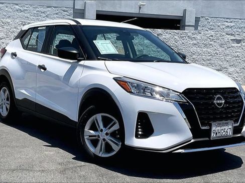 Used 2025 Nissan Kicks Play S FWD image 12