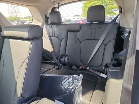 New 2026 Honda Pilot Touring image 7