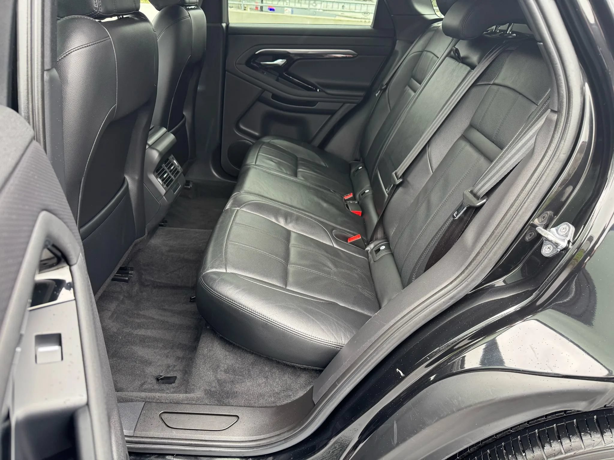 Used 2020 Land Rover Range Rover Evoque S AWD/4WD image 30
