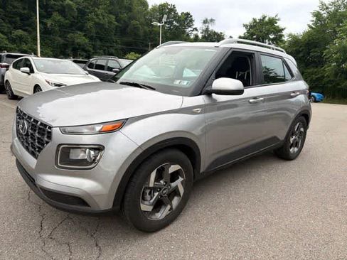 Used 2024 Hyundai Venue SEL FWD image 12