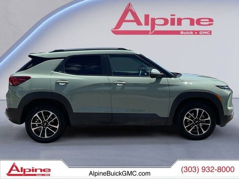Used 2025 Chevrolet TrailBlazer LT AWD/4WD image 6