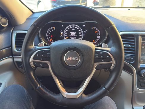 Used 2017 Jeep Grand Cherokee Limited image 10