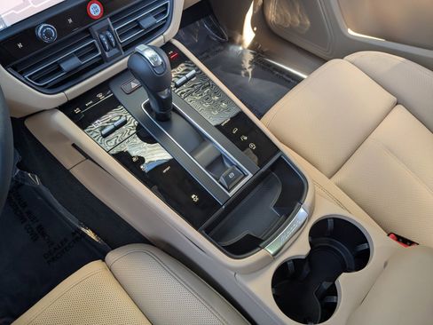 New 2026 Porsche Macan AWD/4WD image 21