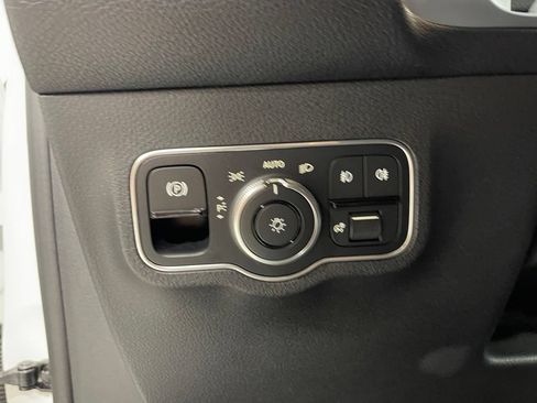 Certified 2023 Mercedes-Benz GLB 250 4MATIC image 19