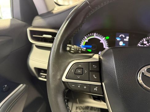 Used 2022 Toyota Highlander LE FWD image 12
