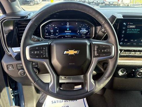 Used 2024 Chevrolet Silverado 1500 LT AWD/4WD image 15