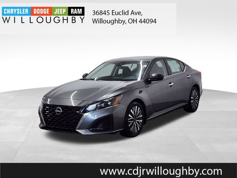 Used 2024 Nissan Altima 2.5 SV FWD image 1