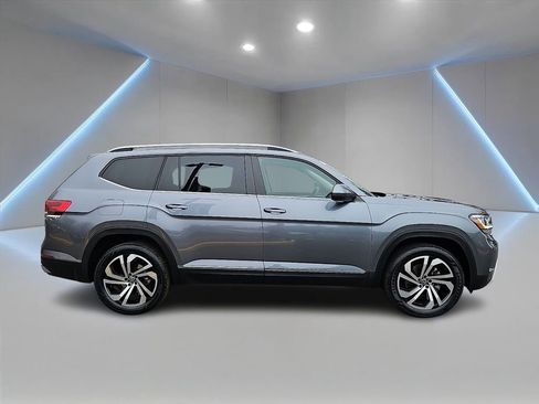 Certified 2022 Volkswagen Atlas SEL image 4