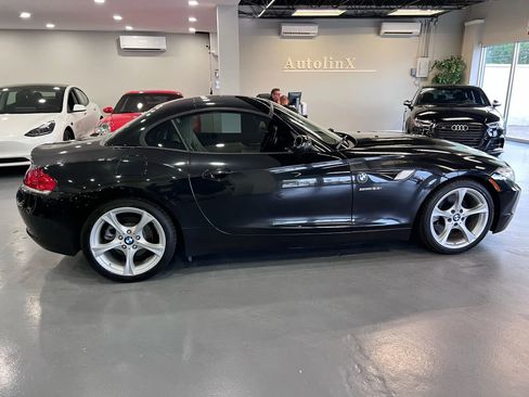 Used 2012 BMW Z4 sDrive28i w/ Sport Pkg image 8