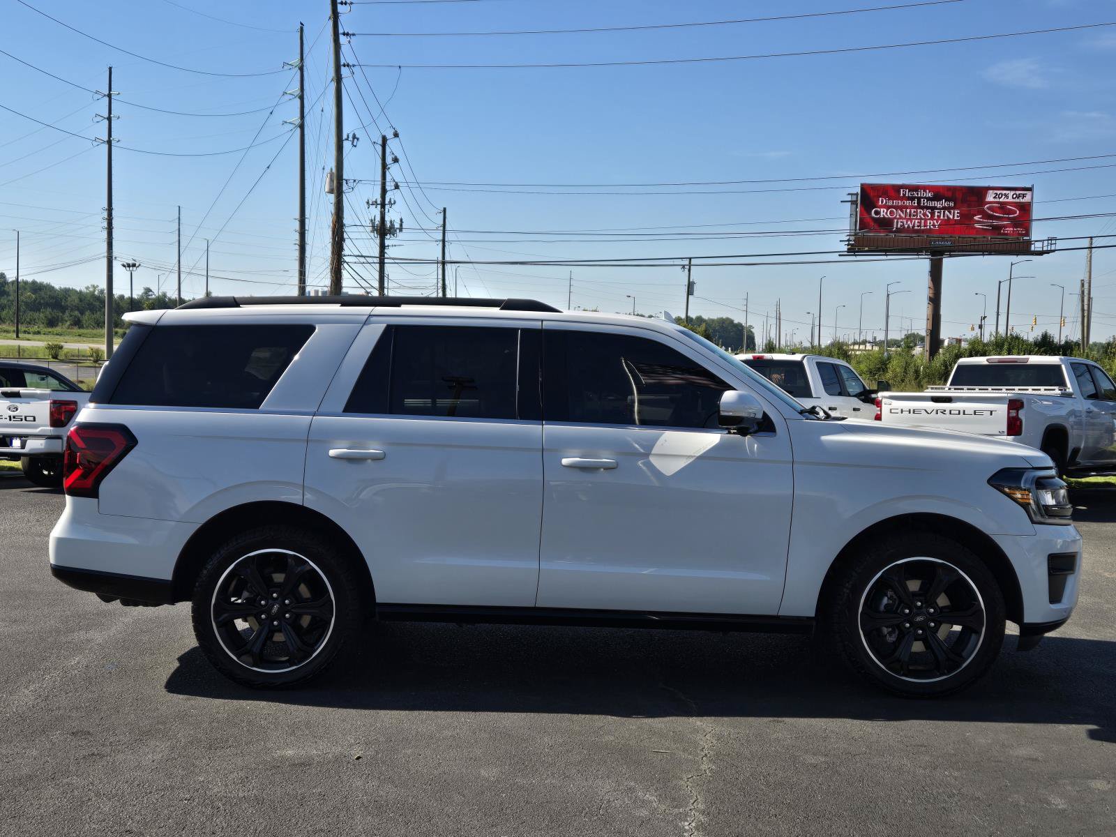 Used 2022 Ford Expedition Limited AWD/4WD image 7