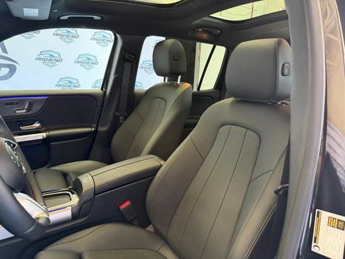 Used 2024 Mercedes-Benz GLB 250 4MATIC w/ Driver Assistance Package image 18