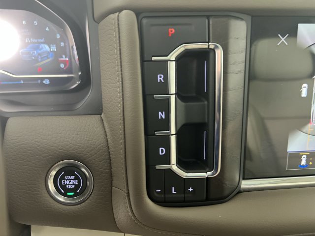 Used 2023 GMC Yukon Denali AWD/4WD image 16