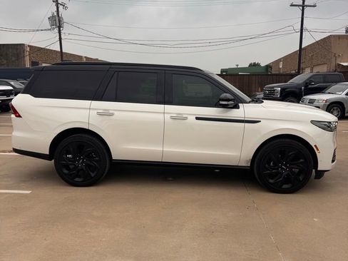 Used 2025 Lincoln Navigator Black Label AWD/4WD image 9