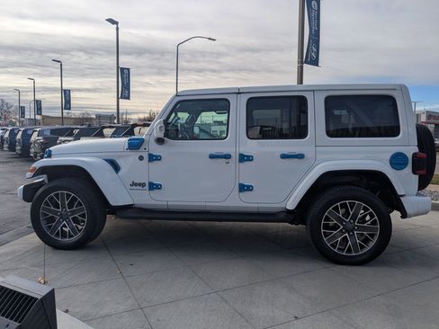 Used 2023 Jeep Wrangler Unlimited Sahara image 9