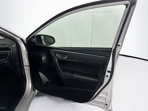 Used 2014 Toyota Corolla S FWD image 31