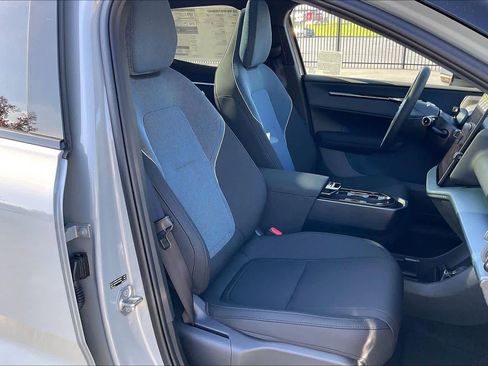 New 2025 Volvo EX30 Plus w/ Protection Package Premier image 31