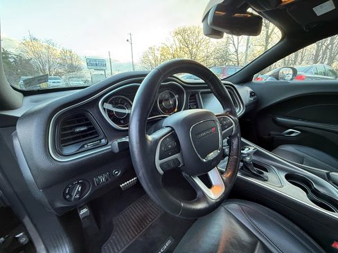 Used 2015 Dodge Challenger SXT Plus w/ Driver Convenience Group image 20