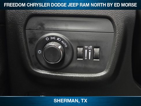 Used 2025 Jeep Grand Cherokee Altitude AWD/4WD image 16