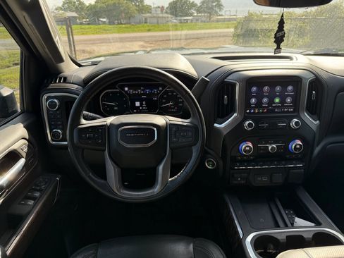 Used 2022 GMC Sierra 3500 Denali w/ Denali Ultimate Package AWD/4WD image 10